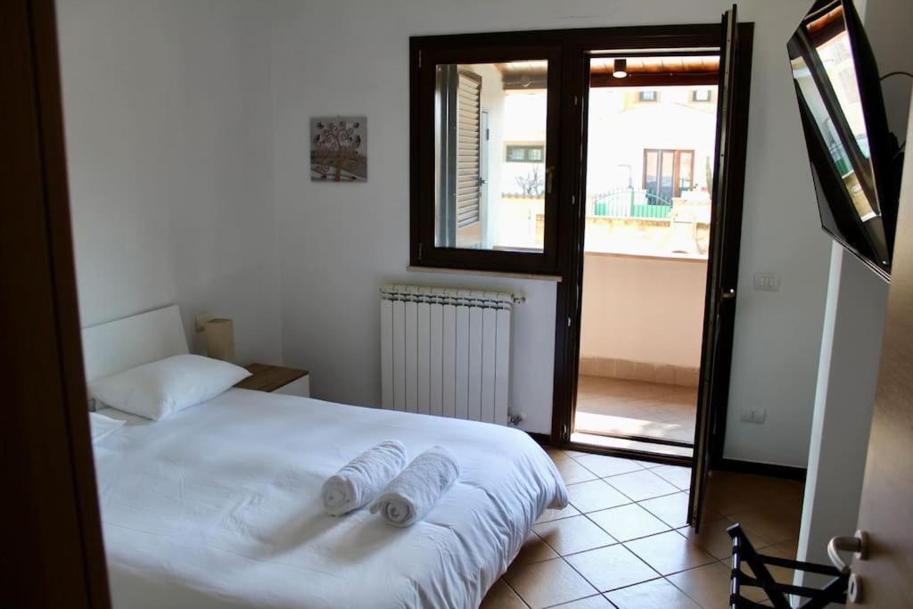 Апартаменты The Garden House Fco, Self Check In And Free Private Parking Фьюмичино Экстерьер фото