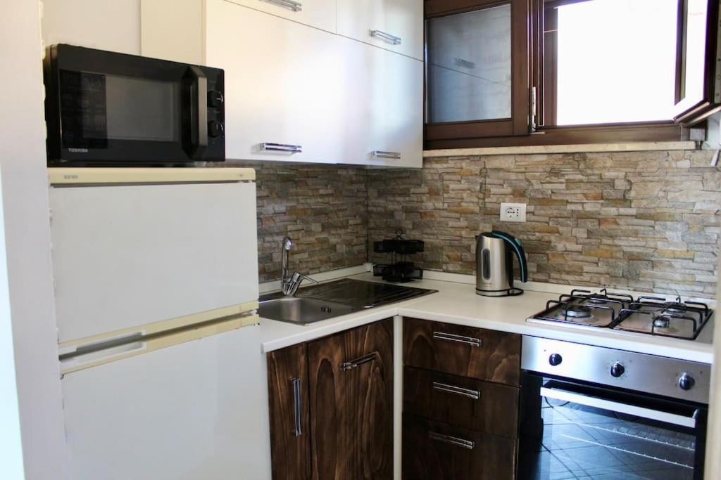 Апартаменты The Garden House Fco, Self Check In And Free Private Parking Фьюмичино Экстерьер фото