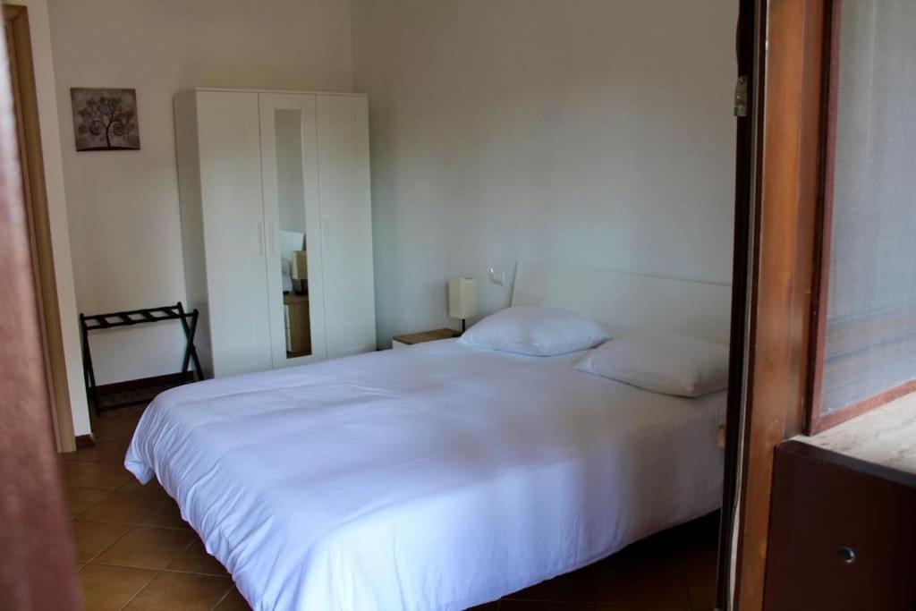 Апартаменты The Garden House Fco, Self Check In And Free Private Parking Фьюмичино Экстерьер фото